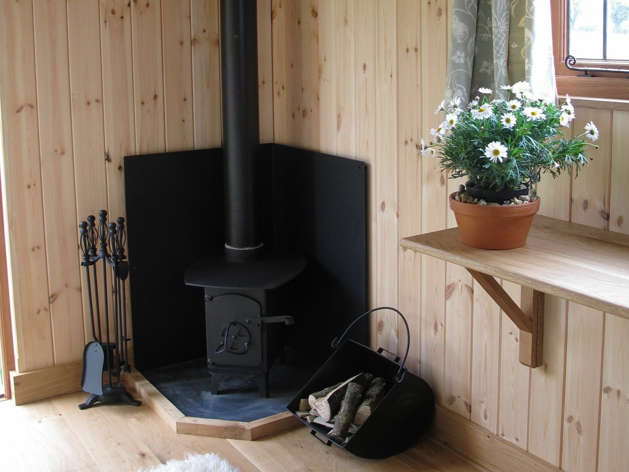 Marshwood Farm B&B And Shepherds Hut Dinton  Exterior photo